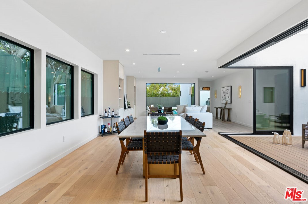 736 Martel Ave, Los Angeles CA  90046-7507 exterior