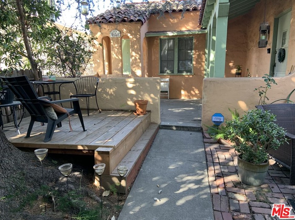 5025 Klump Ave, North Hollywood, CA 91601