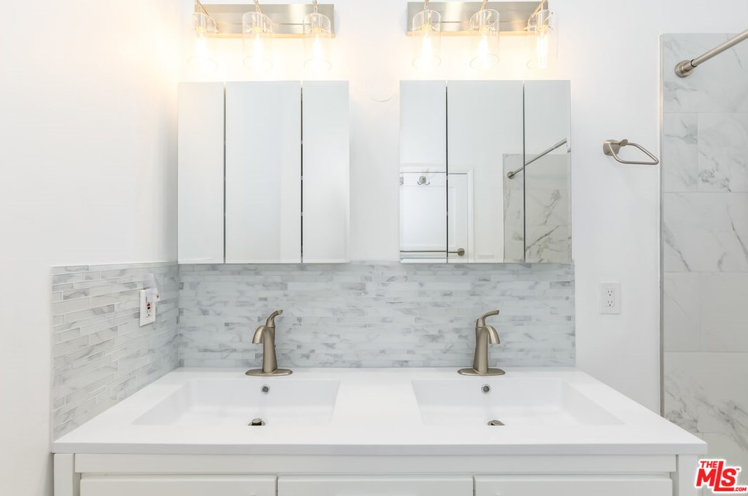 12958 Short Ave, Los Angeles CA  90066-6423 exterior