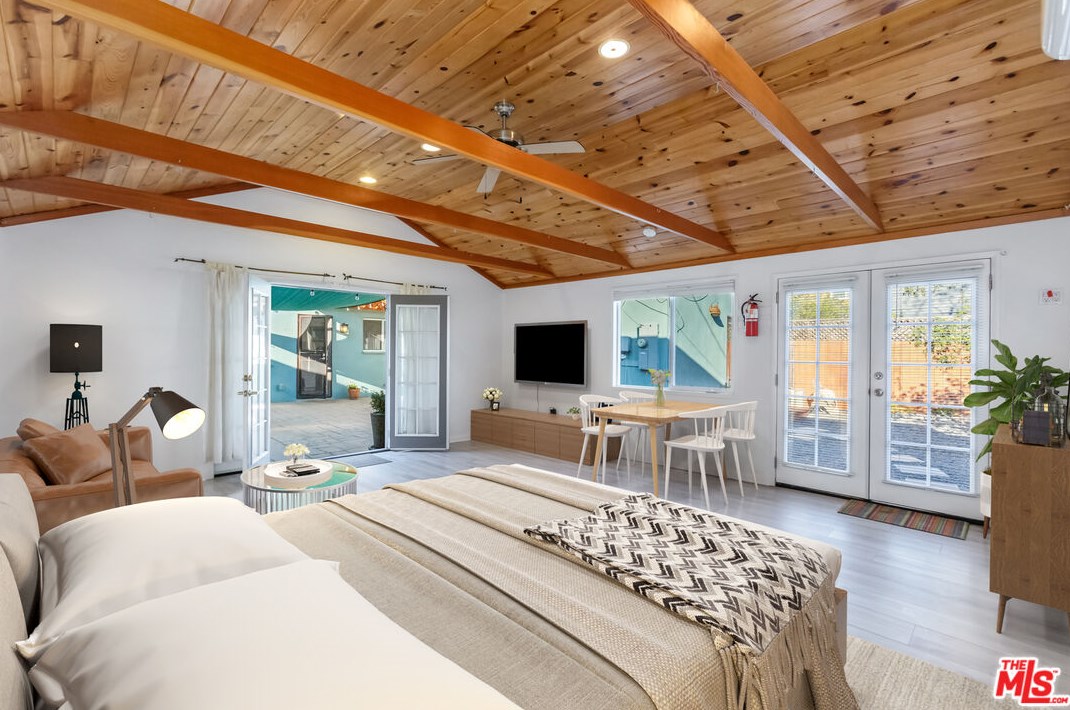 12958 Short Ave, Los Angeles CA  90066-6423 exterior