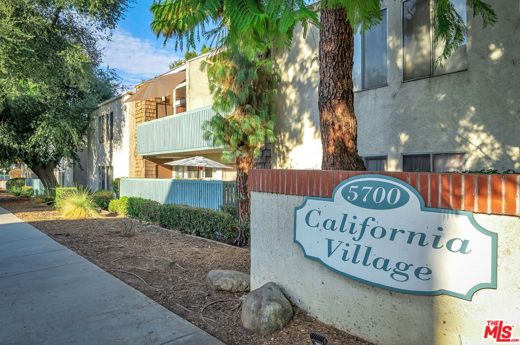 5700 Etiwanda Ave, Los Angeles CA  91356-2556 exterior