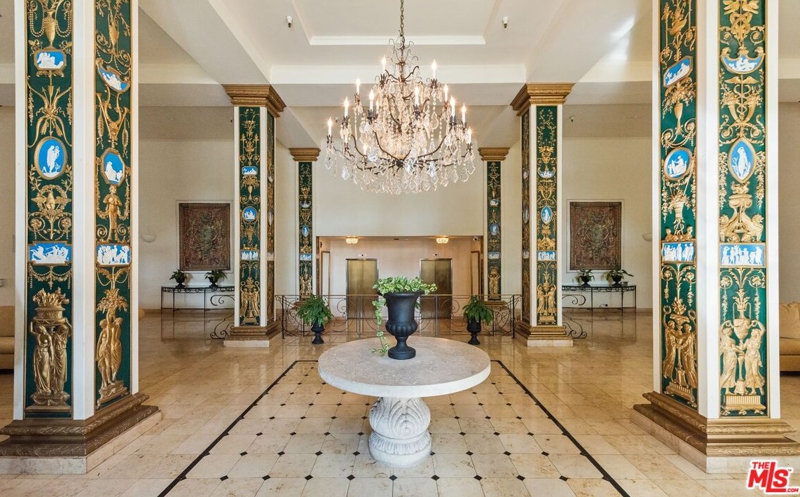 9233 Burton Way #301, Beverly Hills, CA 90210