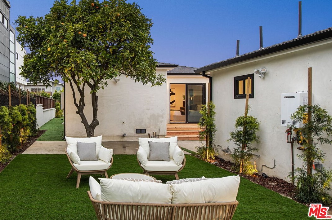 3536 Redwood Ave, Los Angeles CA  90066-3024 exterior