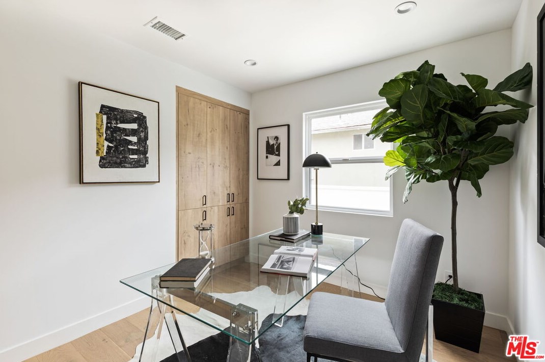 3536 Redwood Ave, Los Angeles CA  90066-3024 exterior