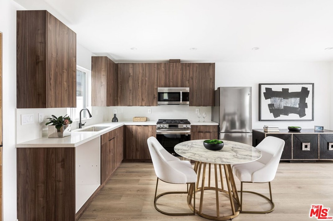 3536 Redwood Ave, Los Angeles CA  90066-3024 exterior