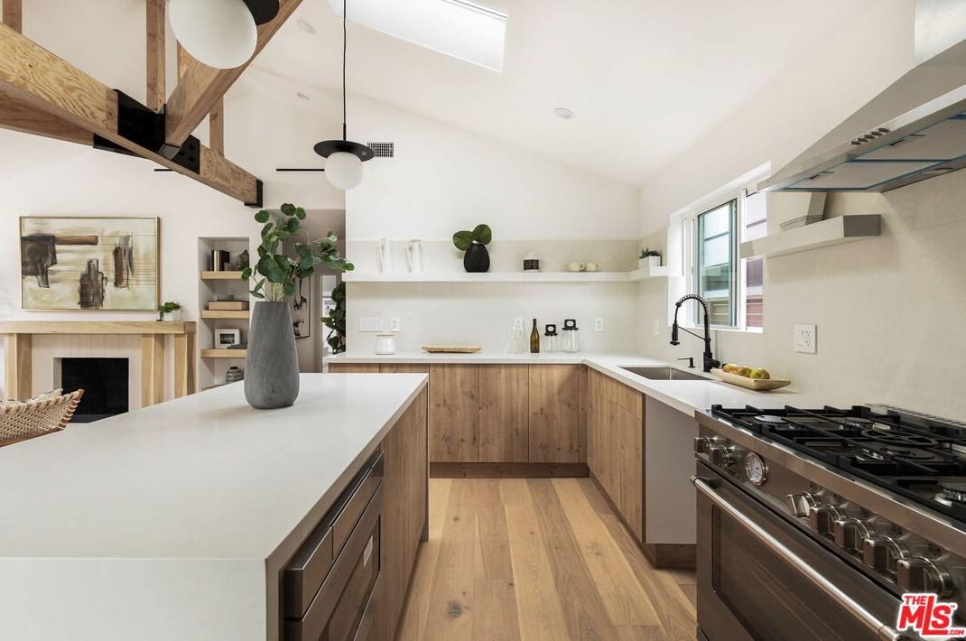 3536 Redwood Ave, Los Angeles CA  90066-3024 exterior