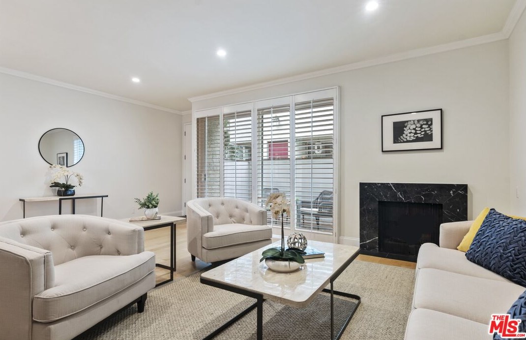 1825 Thayer Ave, Los Angeles CA  90025-4905 exterior