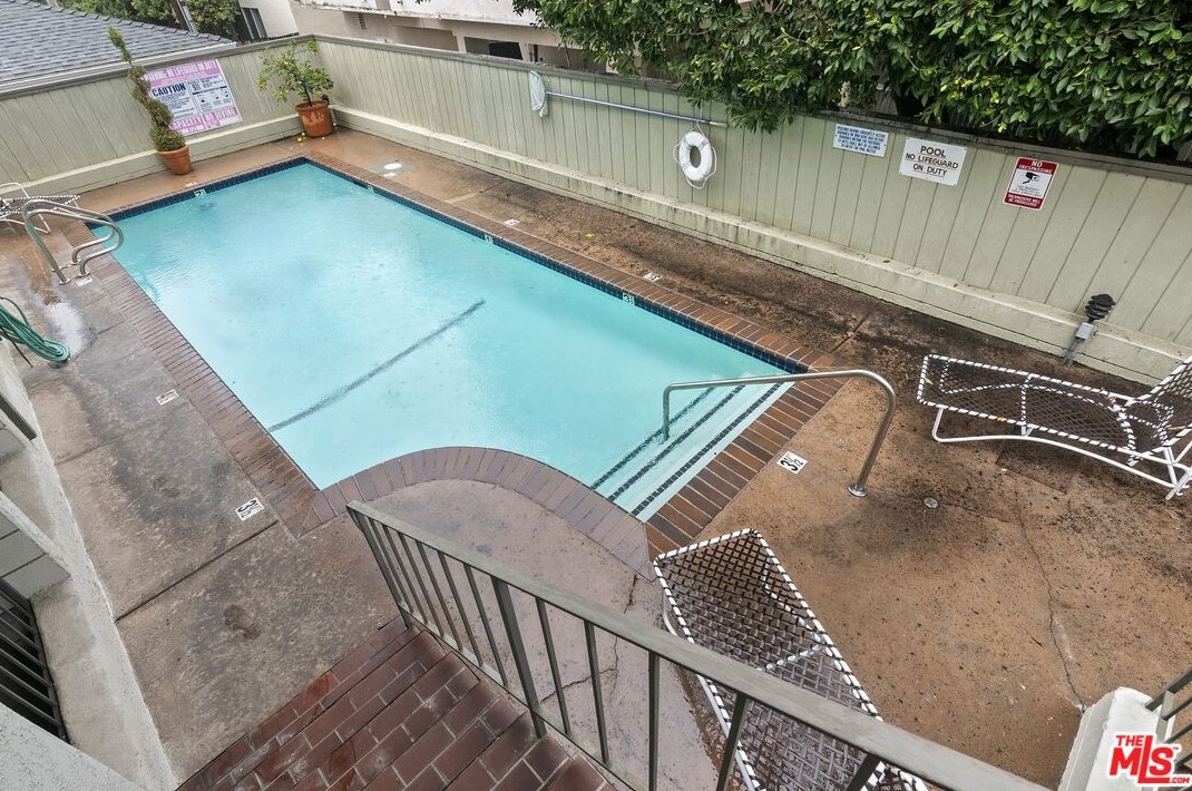 1825 Thayer Ave, Los Angeles CA  90024-6024 exterior