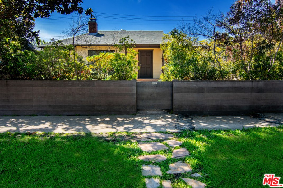 3525 Mclaughlin Ave, Los Angeles, CA 90066-2812