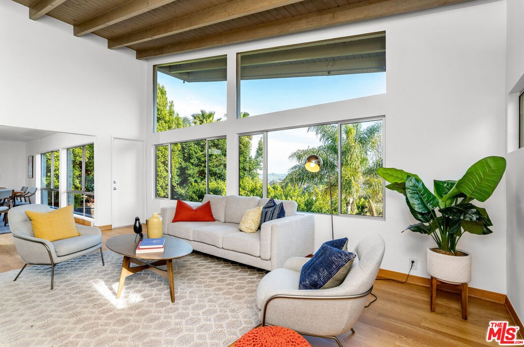 3642 Holboro Dr, Los Angeles CA  90027-1432 exterior