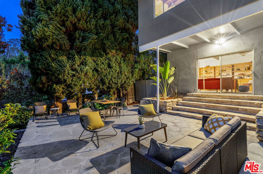 3642 Holboro Dr, Los Angeles CA  90027-1432 exterior