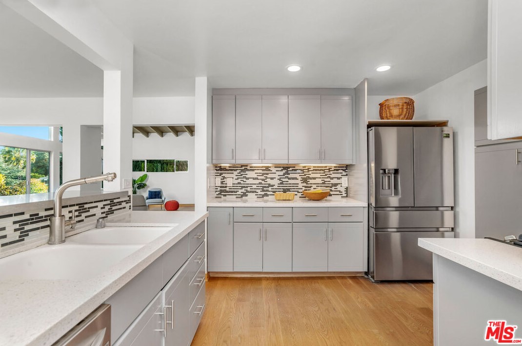 3642 Holboro Dr, Los Angeles CA  90027-1432 exterior