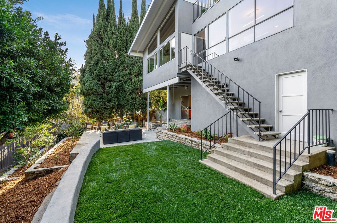 3642 Holboro Dr, Los Angeles CA  90027-1432 exterior