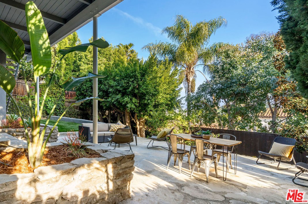 3642 Holboro Dr, Los Angeles CA  90027-1432 exterior