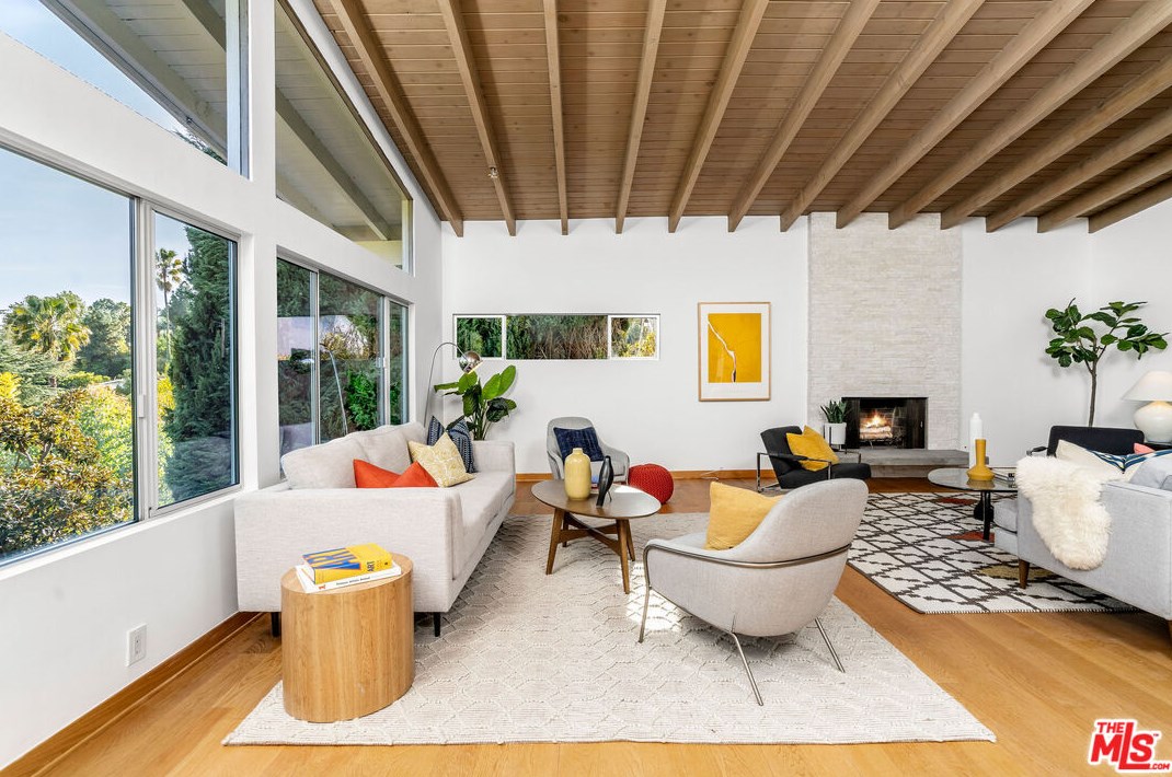 3642 Holboro Dr, Los Angeles CA  90027-1432 exterior