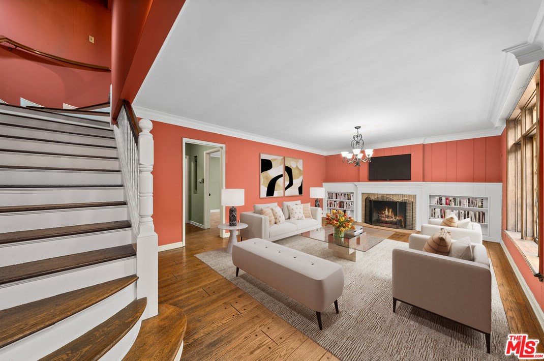 1347 San Luis Rey Dr, Glendale, CA 91208