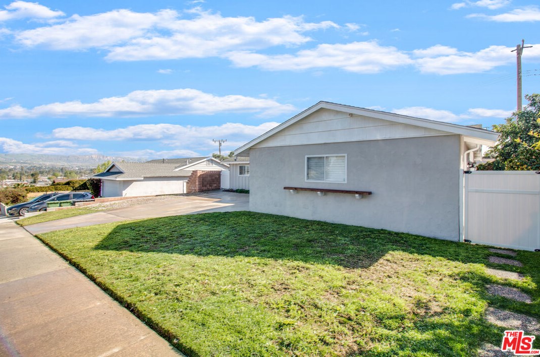 840 Moffatt Cir, Simi Valley, CA 93065