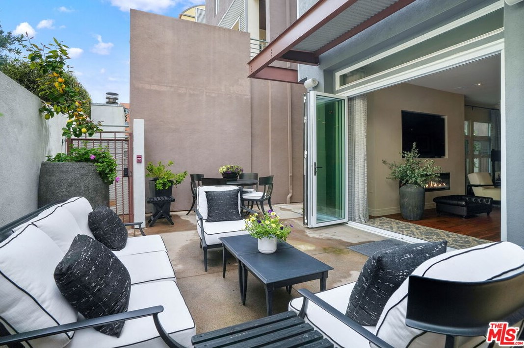 13017 Discovery Crk, Los Angeles, CA 90094-2506