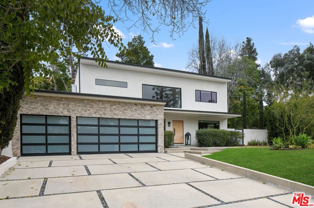3056 Arrowhead Dr, Los Angeles, CA 90068-1602