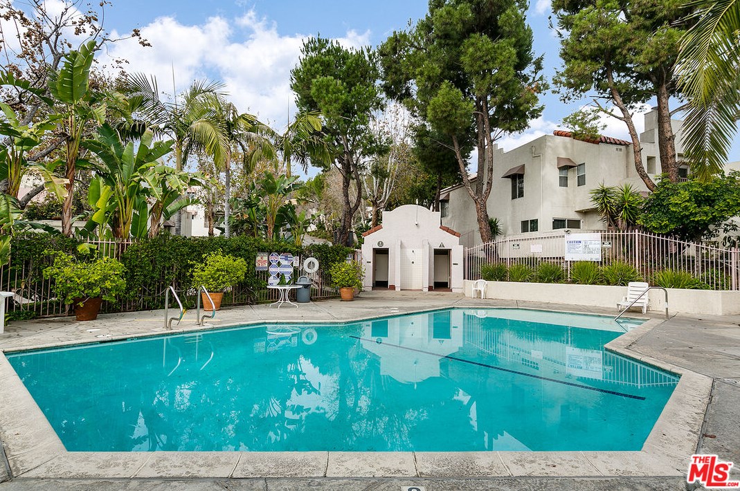 12411 Osborne St, Los Angeles CA  91331-2000 exterior