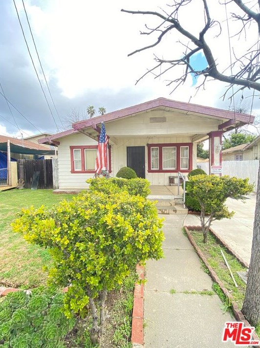 684 Wisconsin St, Pomona, CA 91768-3641