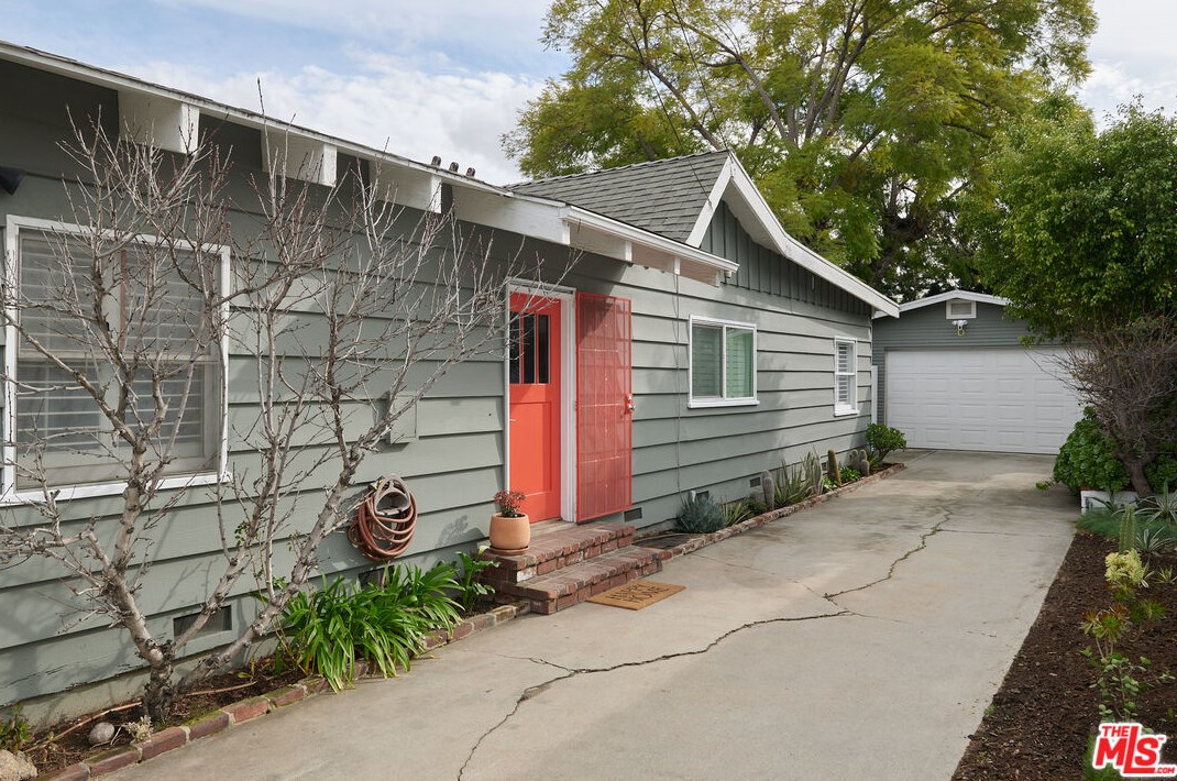 3310 London St, Los Angeles, CA 90026-3705