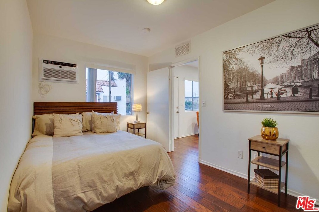 5433 Abbott Pl, Los Angeles CA  90042-3301 exterior