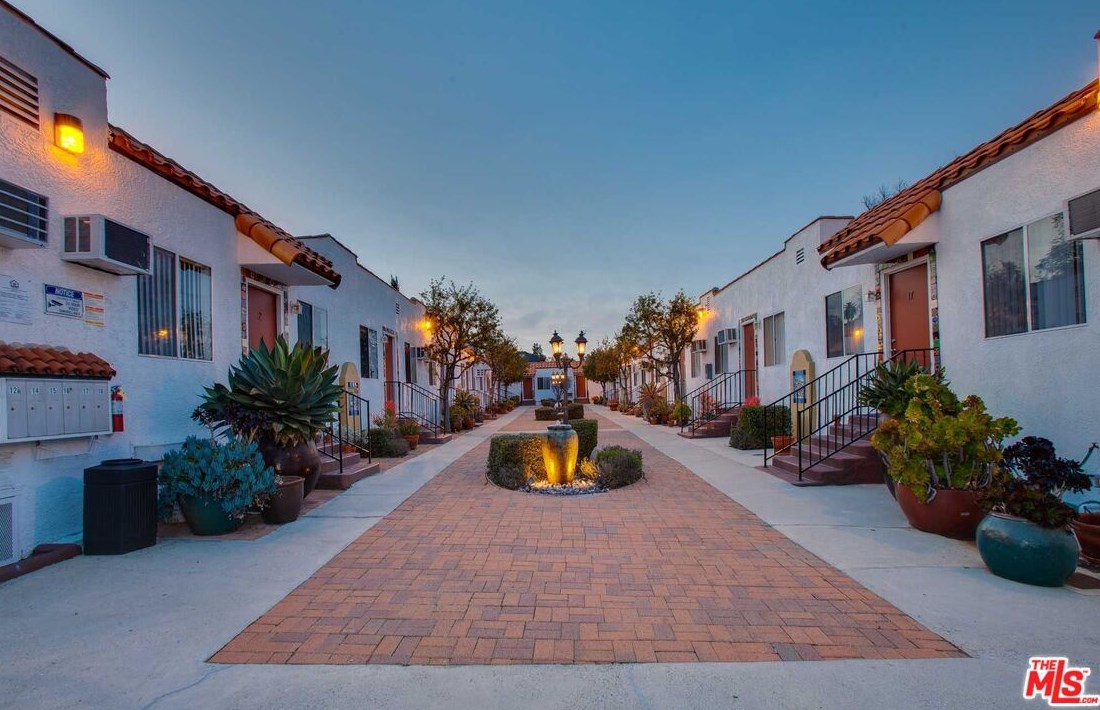 5433 Abbott Pl, Los Angeles, CA 90042-3355