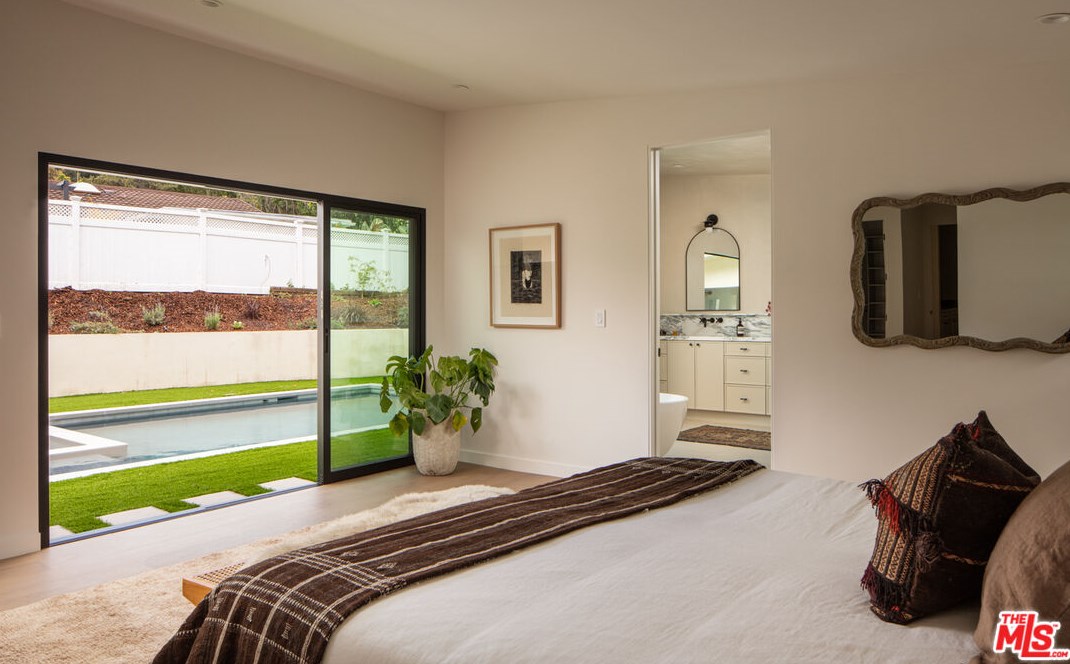 15434 Vista Haven Pl, Van Nuys, CA 91403