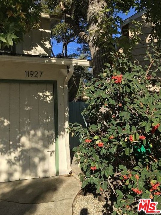 11927 Windward Ave, Los Angeles, CA 90066