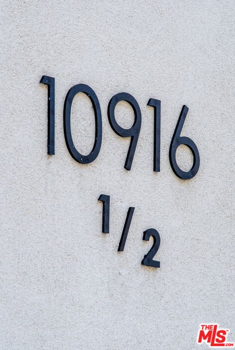 10916 Otsego St, North Hollywood, CA 91601