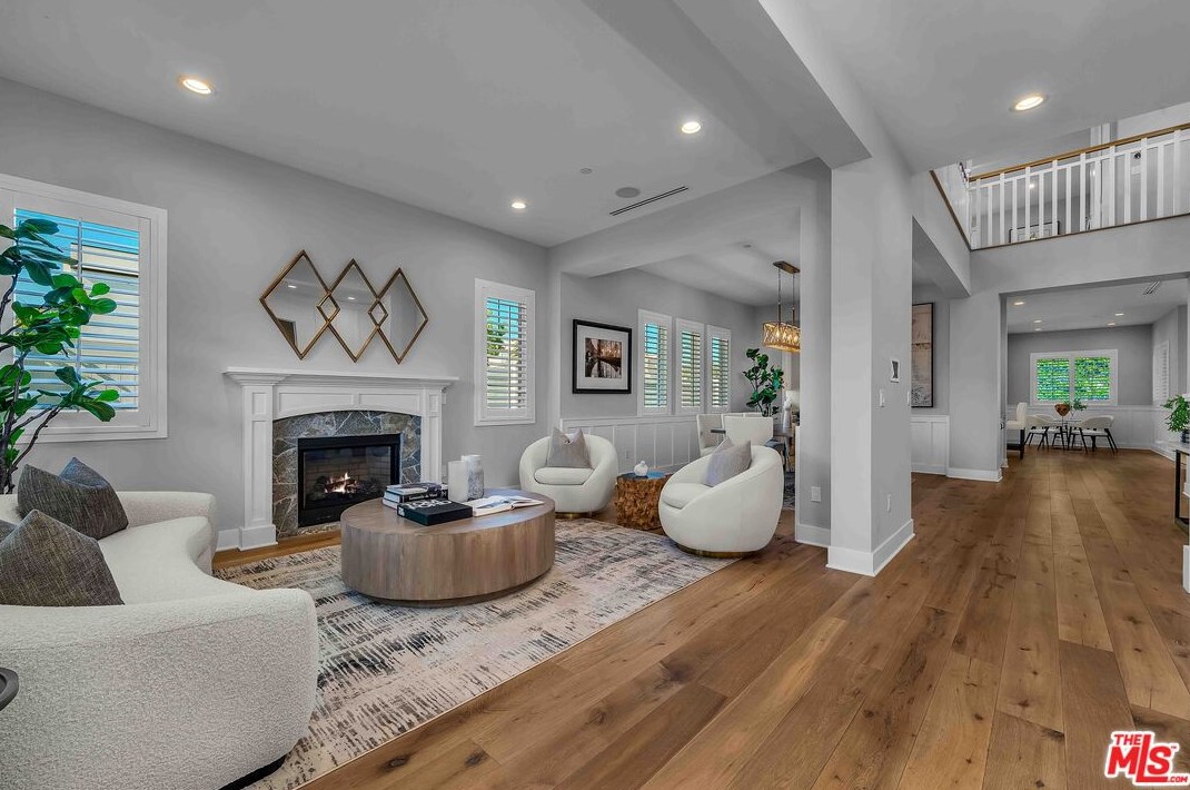 4764 Saloma Ave, Van Nuys, CA 91403