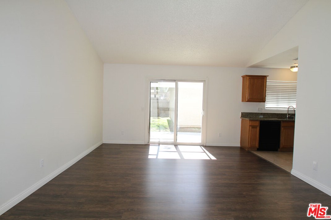 1318 River Rd, Corona, CA 92880-1212