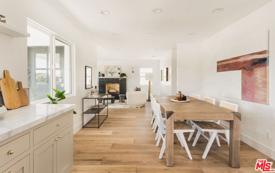 3776 Norton Ave, Los Angeles CA  90018-4047 exterior
