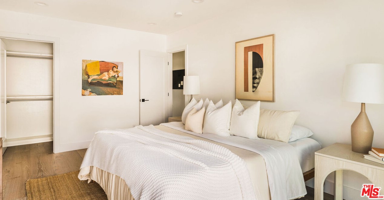 3776 Norton Ave, Los Angeles CA  90018-4047 exterior