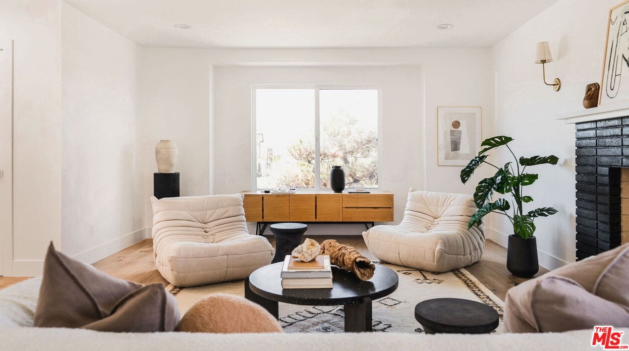 3776 Norton Ave, Los Angeles CA  90018-4047 exterior