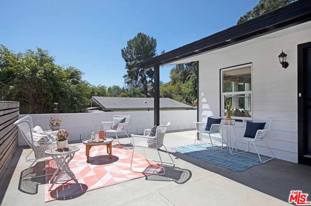 1075 Milwaukee Ave, Los Angeles, CA 90042-1907