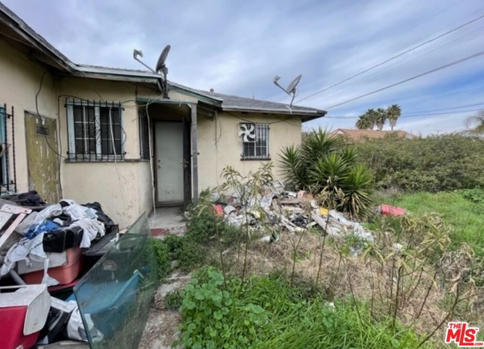 1033 W Stockwell St, Compton, CA 90222