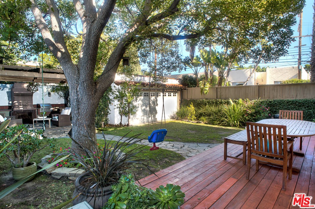 6119 Lindenhurst Ave, Los Angeles CA  90048-4808 exterior