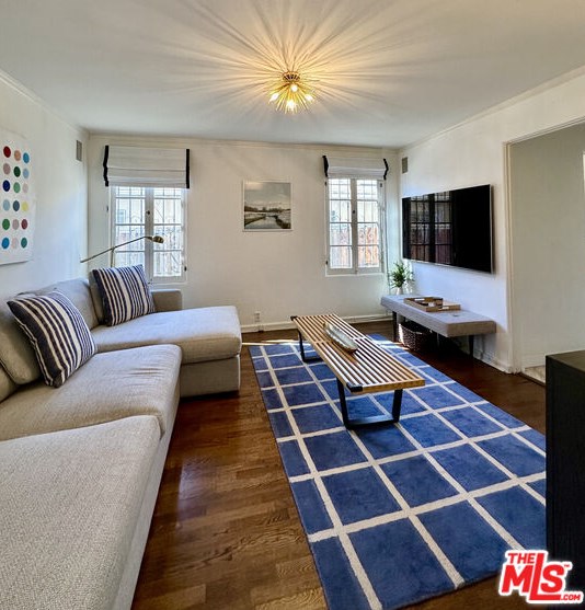 6119 Lindenhurst Ave, Los Angeles CA  90048-4808 exterior