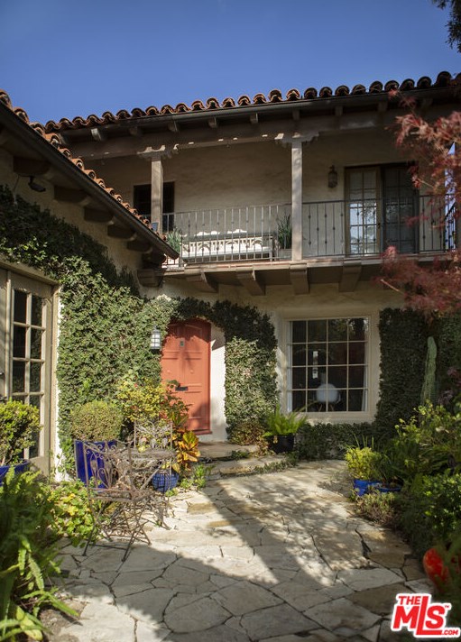 6119 Lindenhurst Ave, Los Angeles CA  90048-4808 exterior