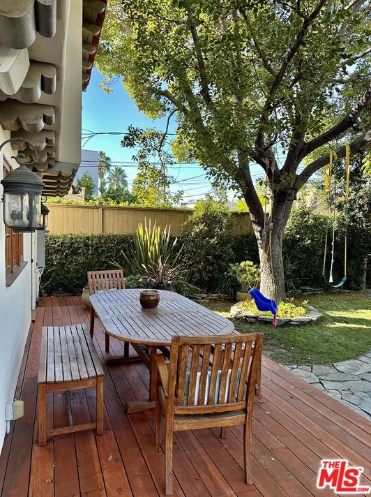 6119 Lindenhurst Ave, Los Angeles CA  90048-4808 exterior