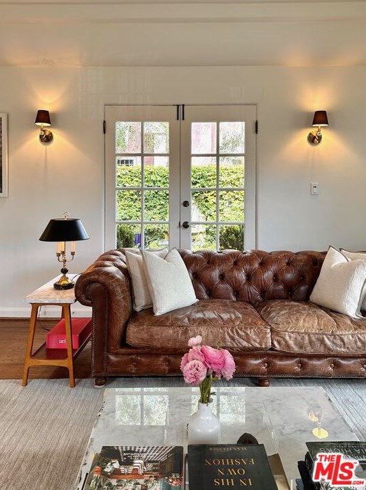 6119 Lindenhurst Ave, Los Angeles CA  90048-4808 exterior