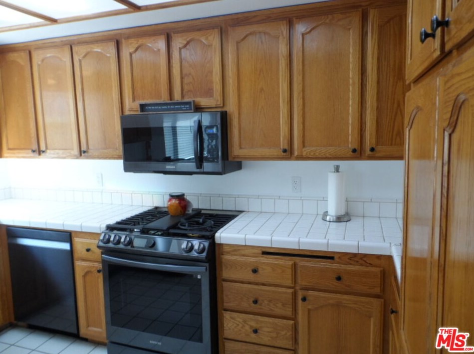 12115 York Ave #4, Hawthorne, CA 90250