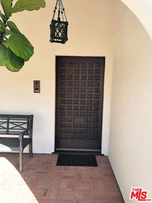 2002 Thayer Ave, Los Angeles CA  90025-5927 exterior