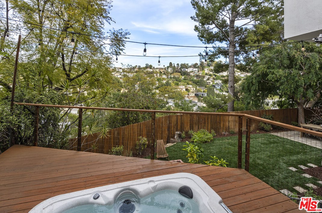2246 Lyric Ave, Los Angeles CA  90027-4752 exterior