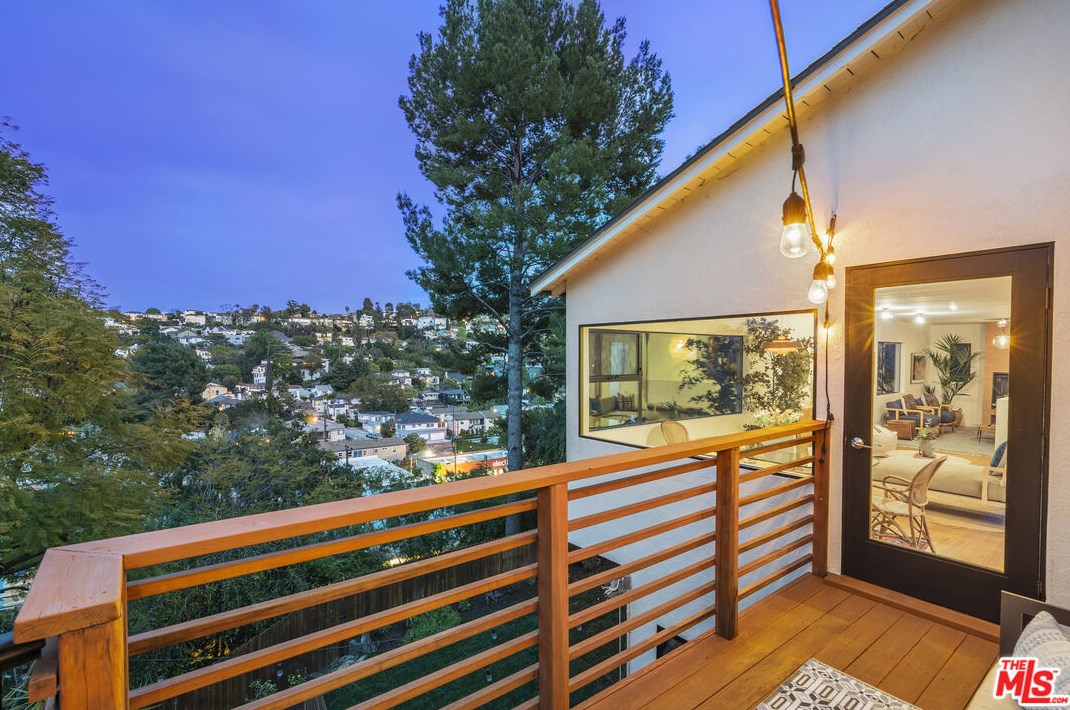 2246 Lyric Ave, Los Angeles CA  90027-4752 exterior