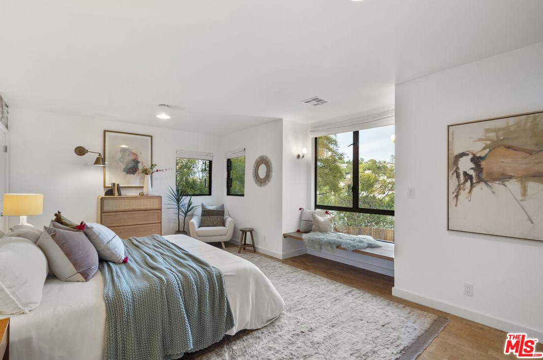 2246 Lyric Ave, Los Angeles CA  90027-4752 exterior