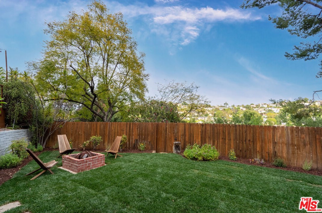 2246 Lyric Ave, Los Angeles CA  90027-4752 exterior