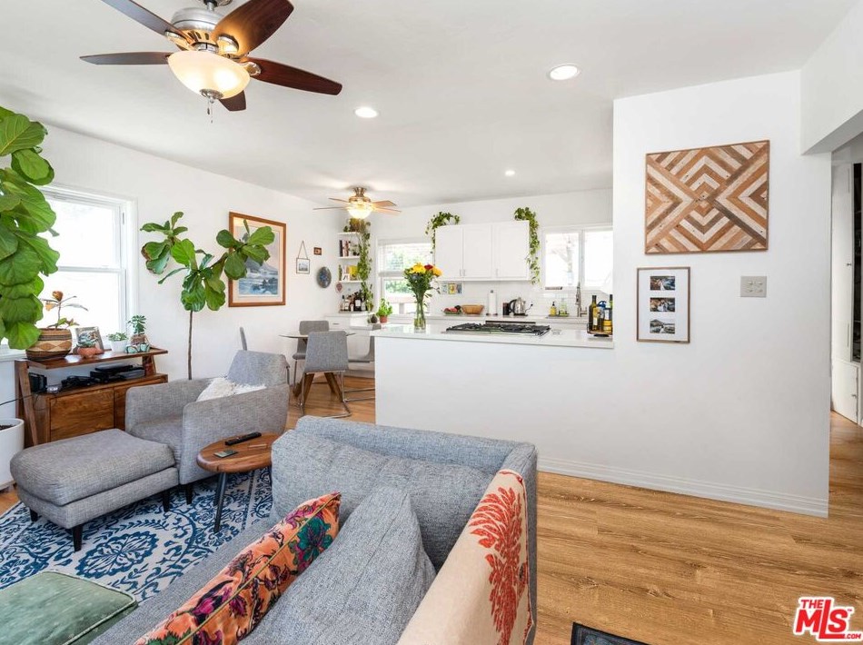 715 Hillcrest St, El Segundo CA  90245-2002 exterior